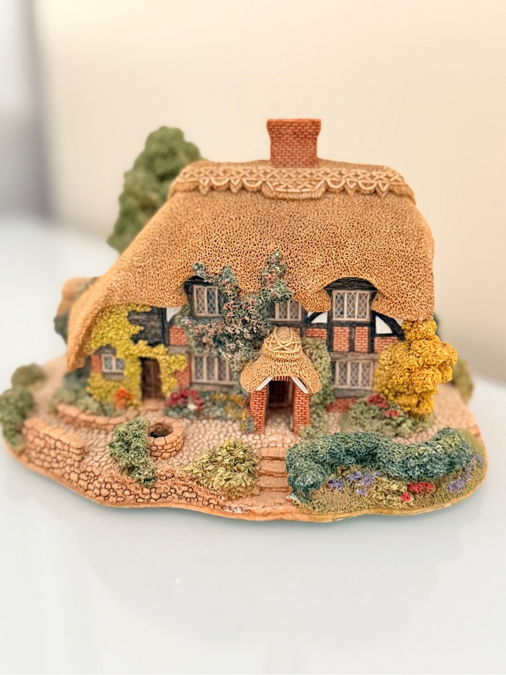 Vintage Lilliput Lane "Honeysuckle Cottage" 1992 10th Anniversary